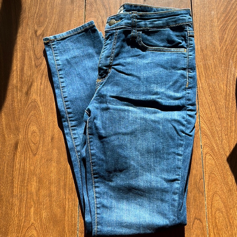 Universal thread mid rise skinny jeans size 6 NWOT